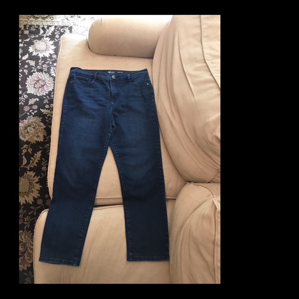 Jeans - Picture 2 of 3
